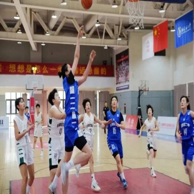 体育产业热点新闻下的战术解析新视角